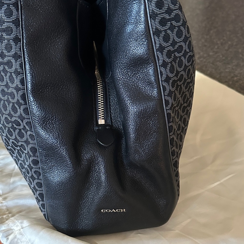 Coach Madison Black Signature Hobo Shoulder Bag - Picture 3 of 14